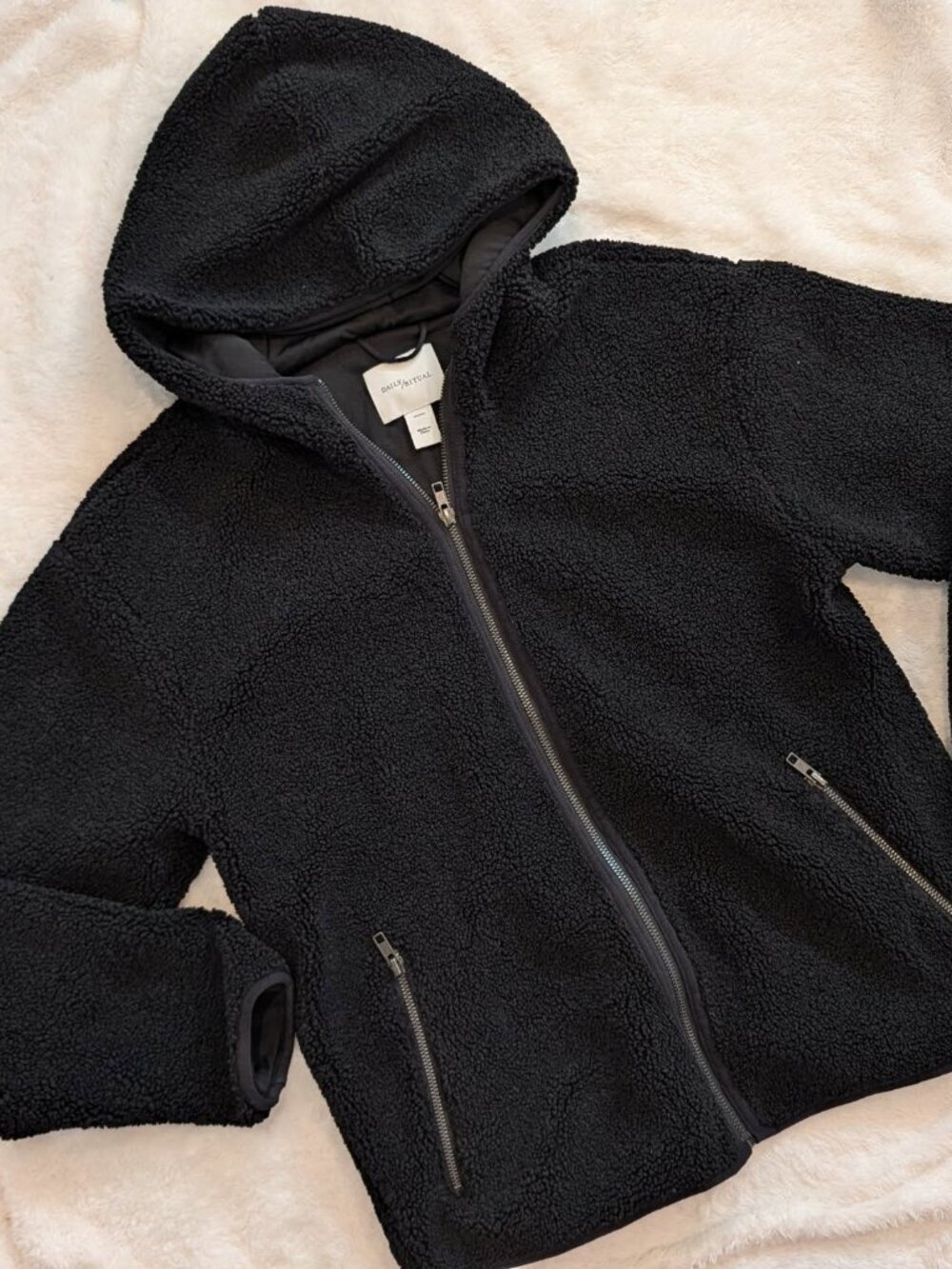 NWOT Daily Ritual Black boucle Sweatshirt Size Small